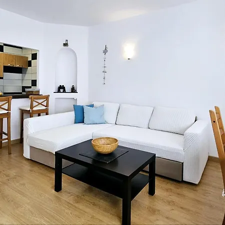 Primavera Sea View Apartment